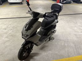 Roller Motorad Elektro UGBEST R3S