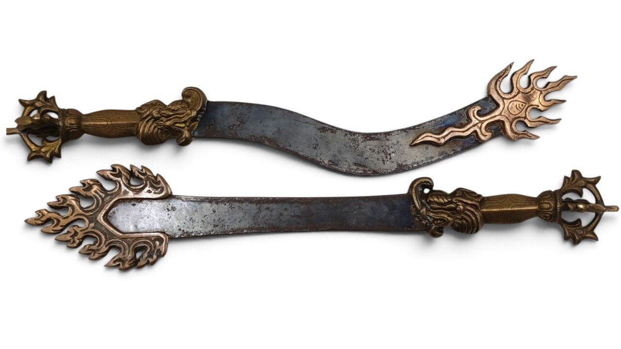 Figuren: Paar tibetische Ritualschwerter  – Gebraucht aus Hochfelden von Historium 2