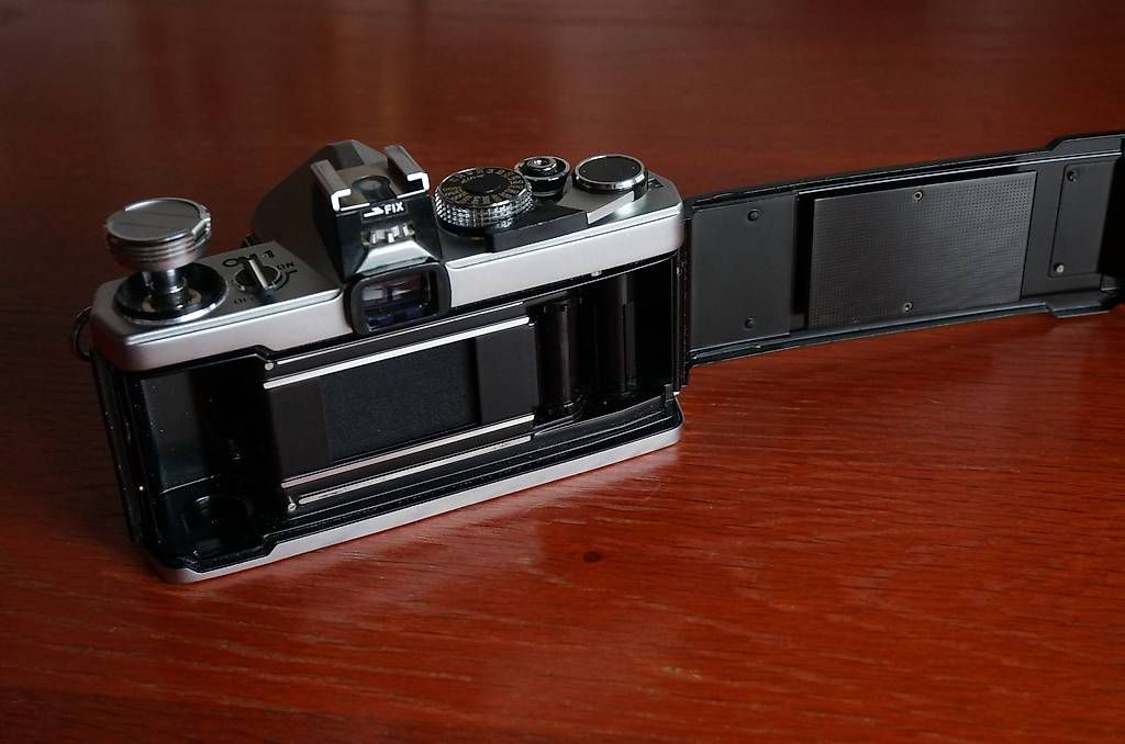 Olympus Fotocamera: Olympus OM-1 Chrom mit Motor Winder 2 TOP – Usato da Spreitenbach venduto da Salesmanship 4