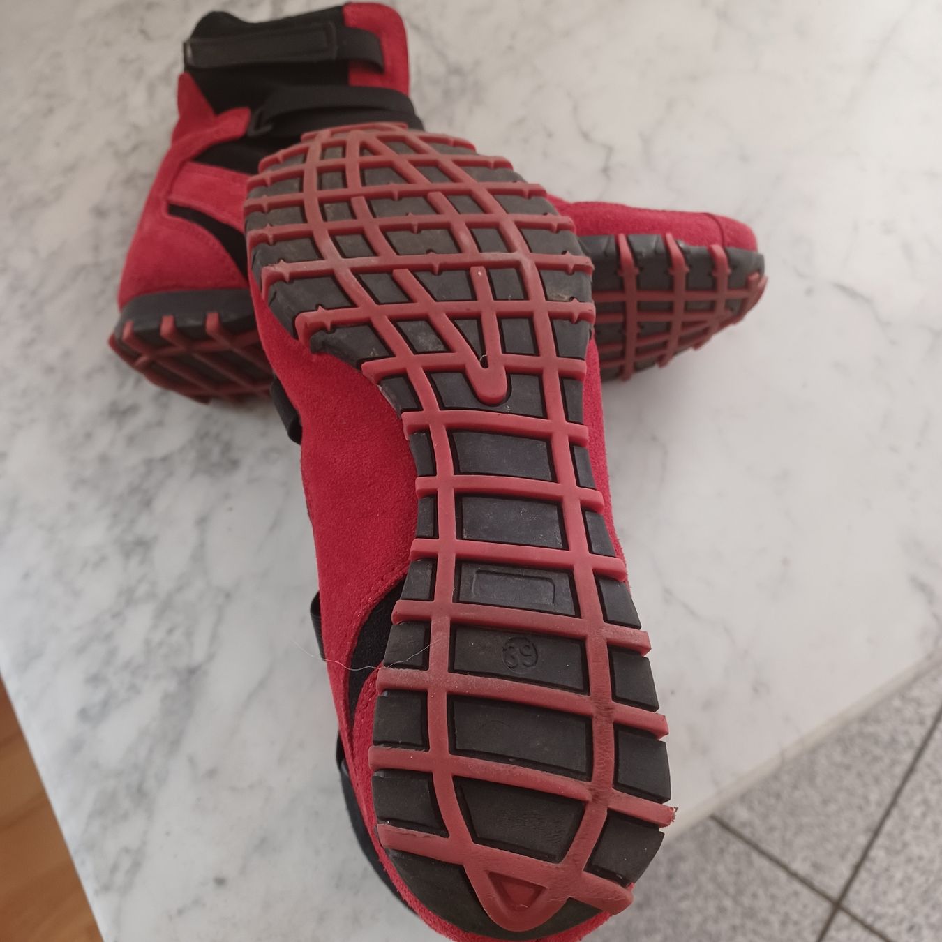 Damenschuhe: Sneaker , Damenschuhe , Laufschuhe ,Gr.39, Leder – Gebraucht aus Waldkirch von Fantasia-101 2