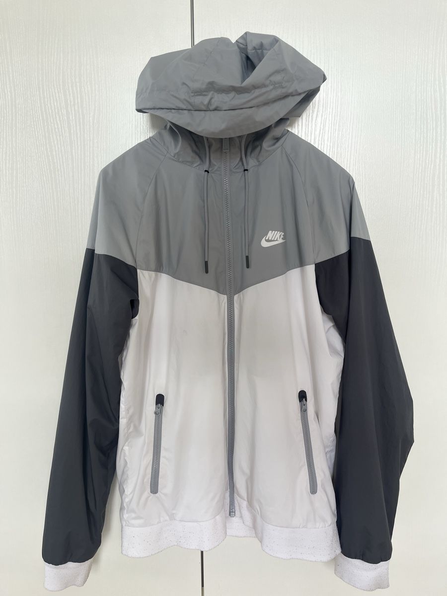 Nike Vestes: Nike Jacke Grösse M gebraucht – D'occasion à Stäfa par gia_fm5d