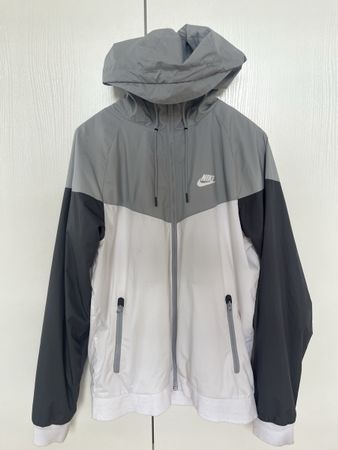 Nike Jacke Grösse M gebraucht