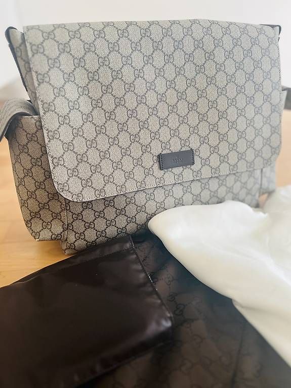 Gucci Sacs & sacs à dos: Originale Gucci Wickeltasche - wie neu! – D'occasion à Sursee par Aleksis 1