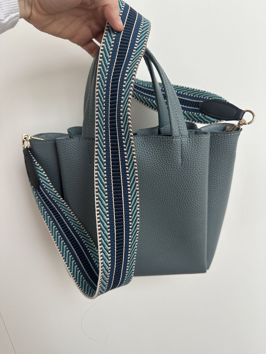 Borse: Blue Handbag with Patterned Strap – Usato da Zürich venduto da Laui91