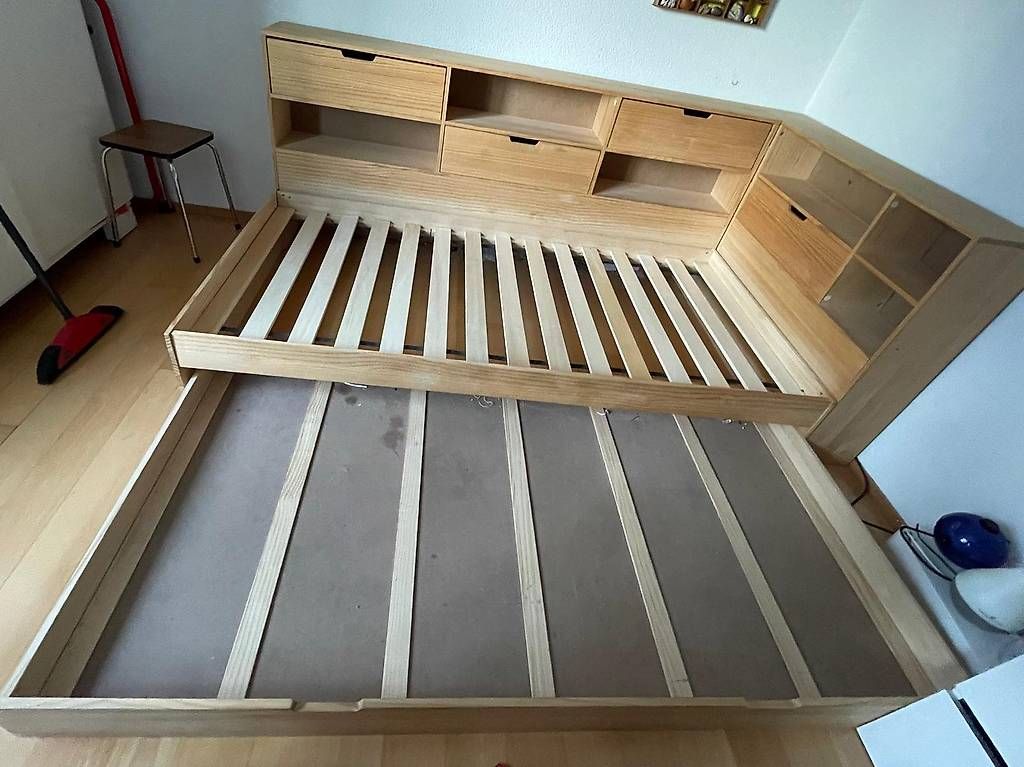 Letti: Jugendbett, Holz, schön, praktisch – Usato da Zürich venduto da Damulinu 2