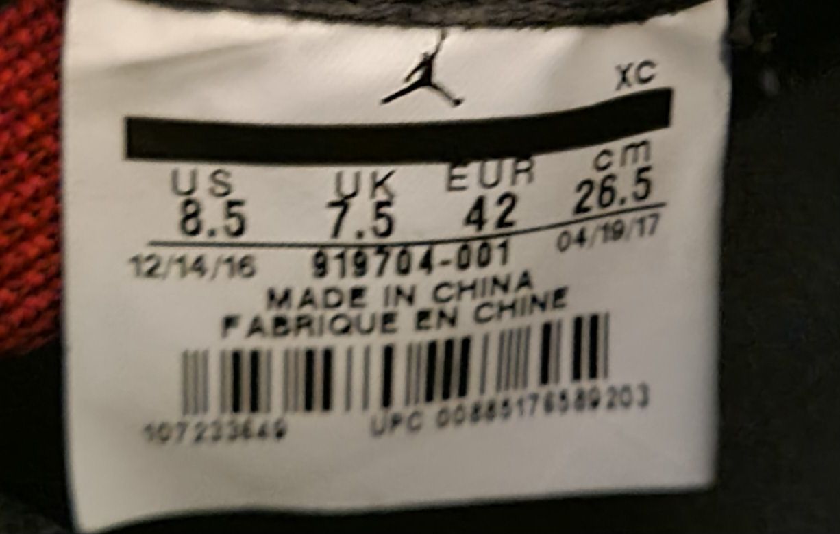 Jordan Scarpe da uomo: Jordan 1 Retro High FlyKnit – Usato da Carouge GE venduto da LidieLot 5