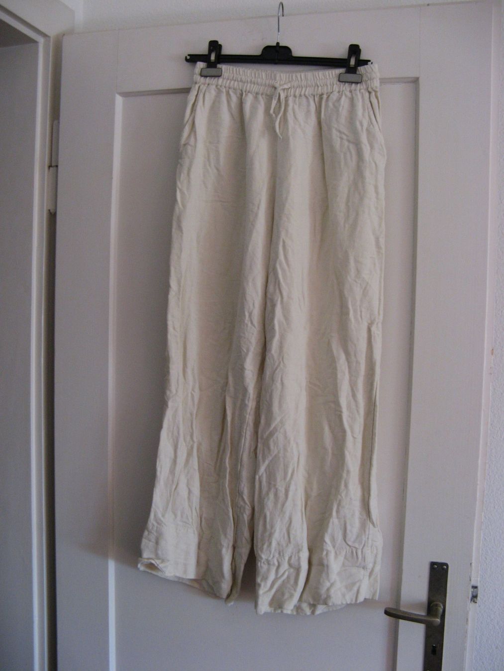Na-kd Pantaloni: beige Sommerhose Na-kd Gr. 36 – Usato da Zürich venduto da apil