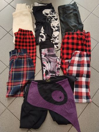 9x spezielle Damenhosen S-m