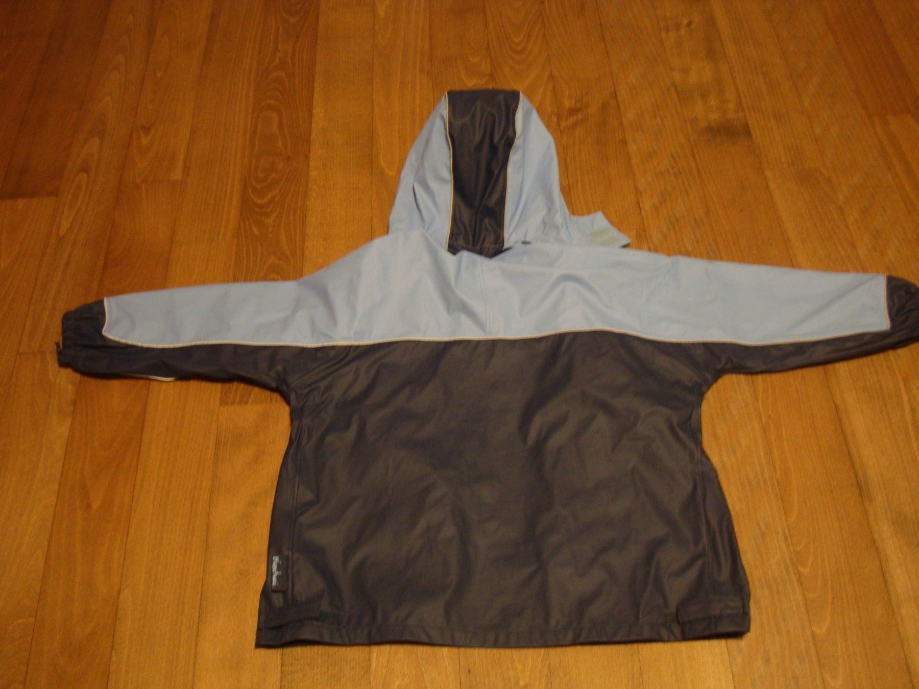 Jacken & Mäntel: RegenjackeGr. 128 – Gebraucht aus Mosnang von zwasli03 1