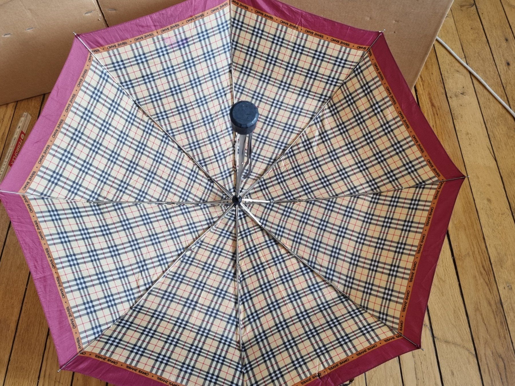 Regenschirme: Omar Sharif Taschenschirm, klein, handlich – Gebraucht aus Schaffhausen von Leveron13 1