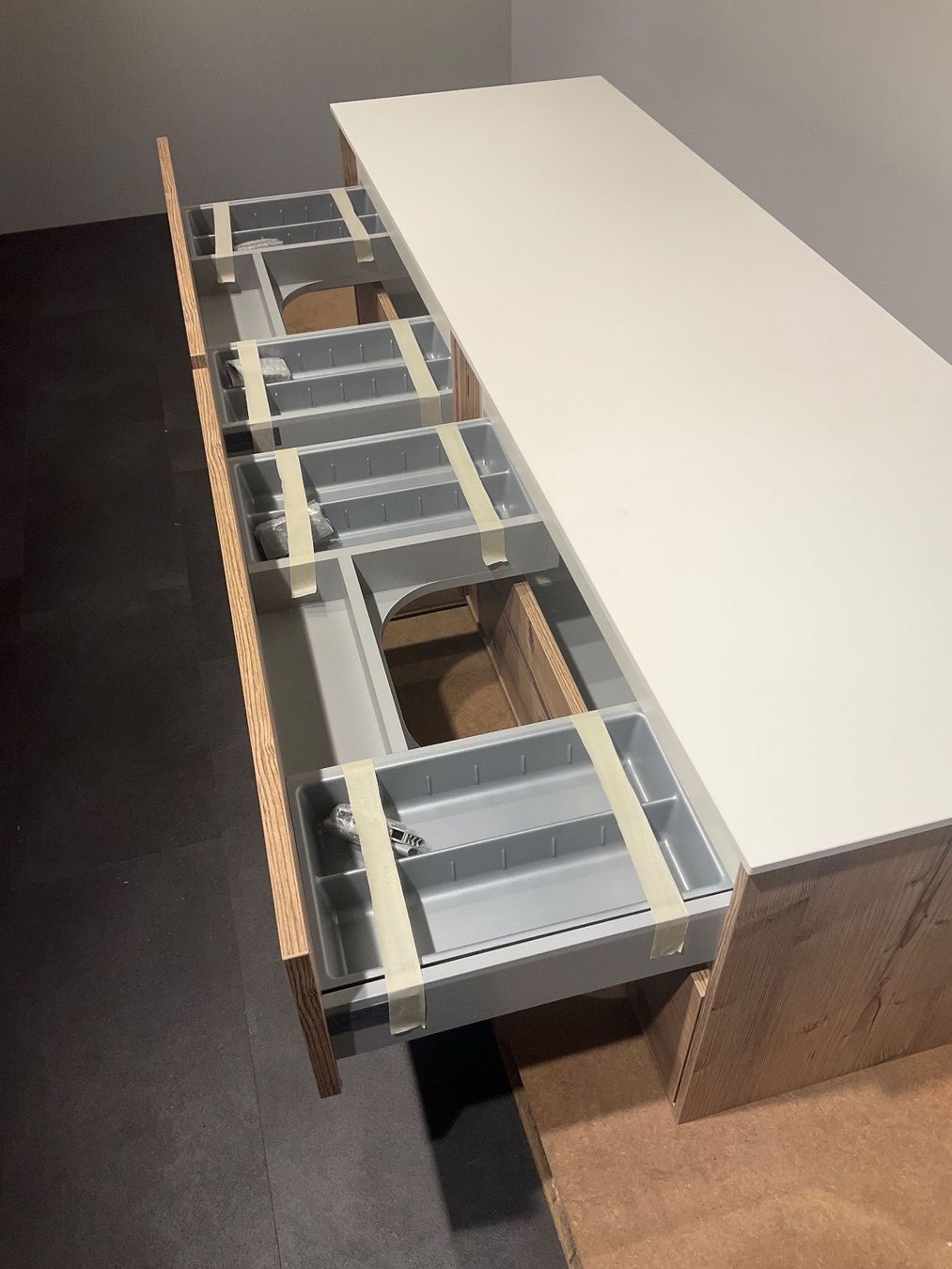 Badezimmermöbel: 112 Conform Badmöbel, Holzoptik, 180cm – Neu (gemäss Beschreibung) aus Derendingen von Meisterstuecke 2
