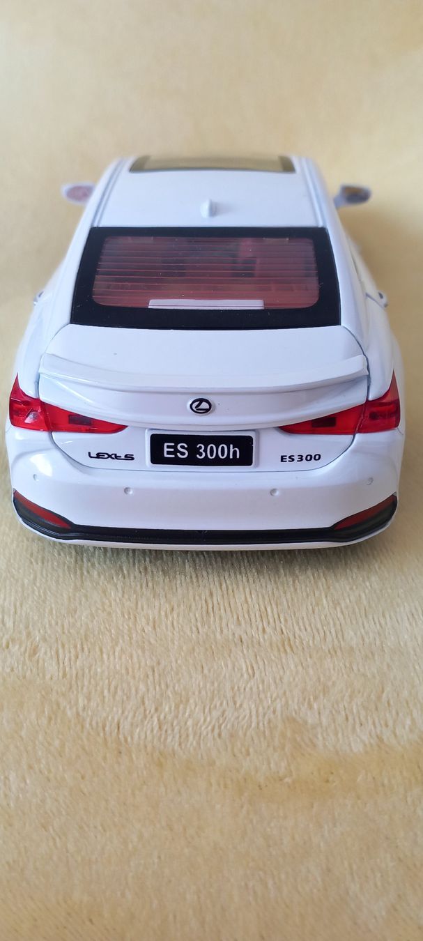 Lexus Modellini d'auto: Lexus Modelauto 1/25 – Nuovo (secondo la descrizione) da Balsthal venduto da Marica75 3
