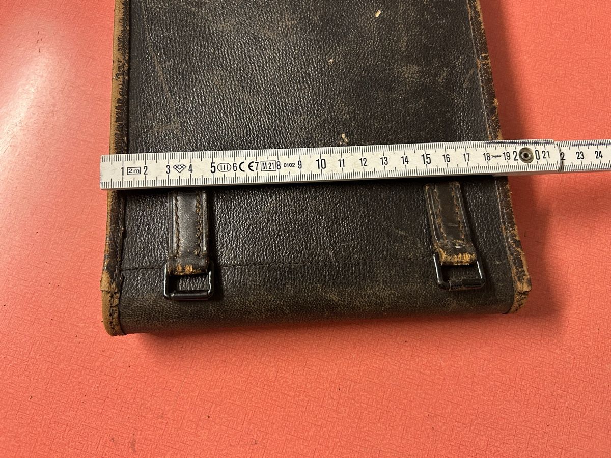 Taschen: Alte Kartentasche mit Einsteckfächern ohne Traggurt. – Gebraucht aus Lanzenhäusern von vic63 5