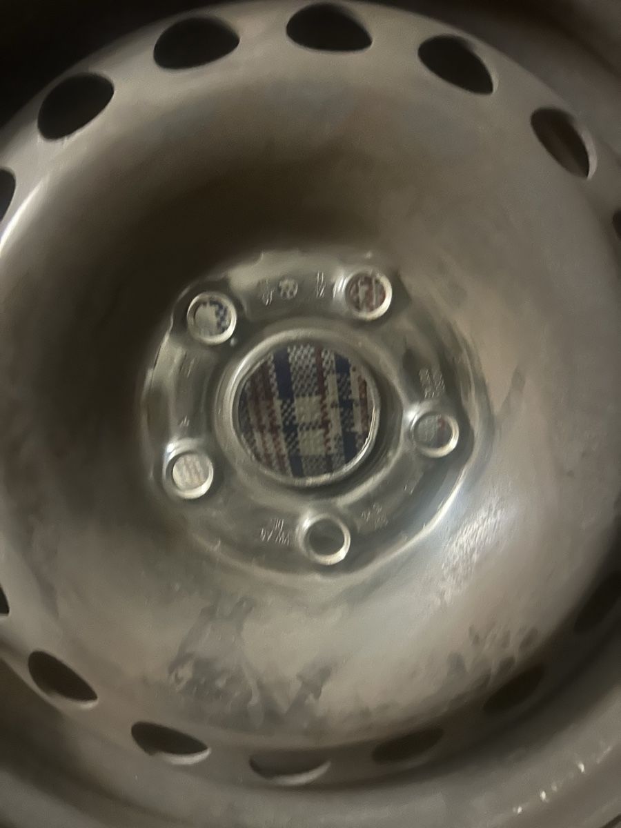 Pneumatici & Ruote complete: Vw touran Winterreifen  – Usato da Oberrohrdorf venduto da Adamar1 2