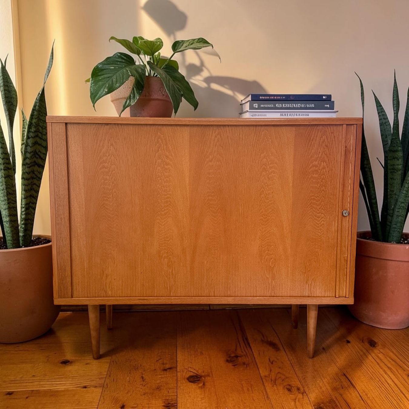 Cassettiere: Mid Century Sideboard mit Tambour-Doors ab 1.00CHF – Usato da basel venduto da vintory.ch 6
