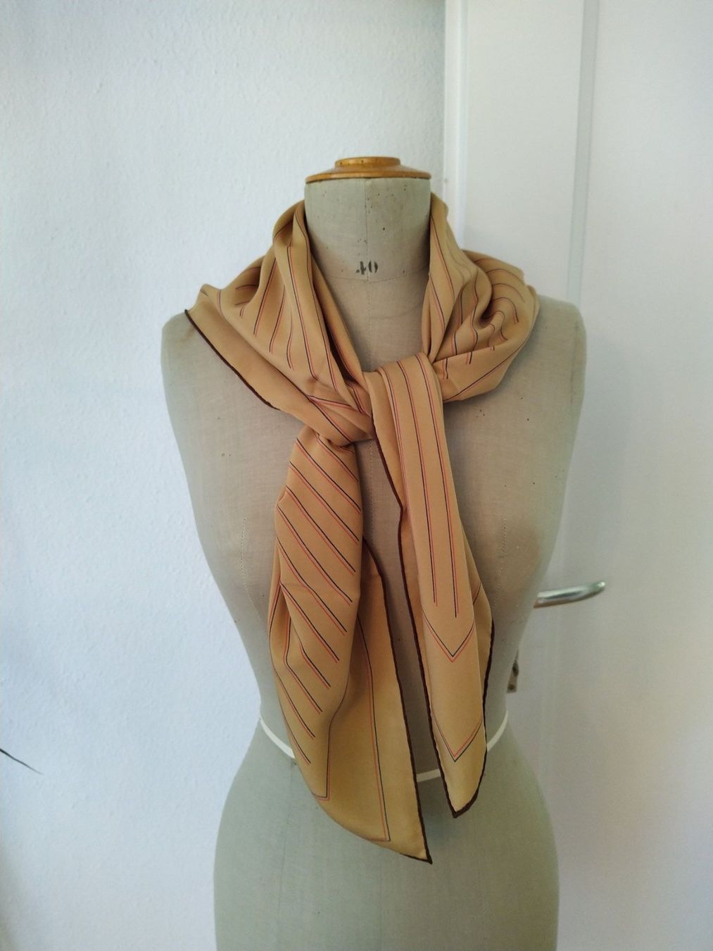 Foulards, Tücher & Schals: Foulard 'beige' – Gebraucht aus Triesen von stephanieschurti 1