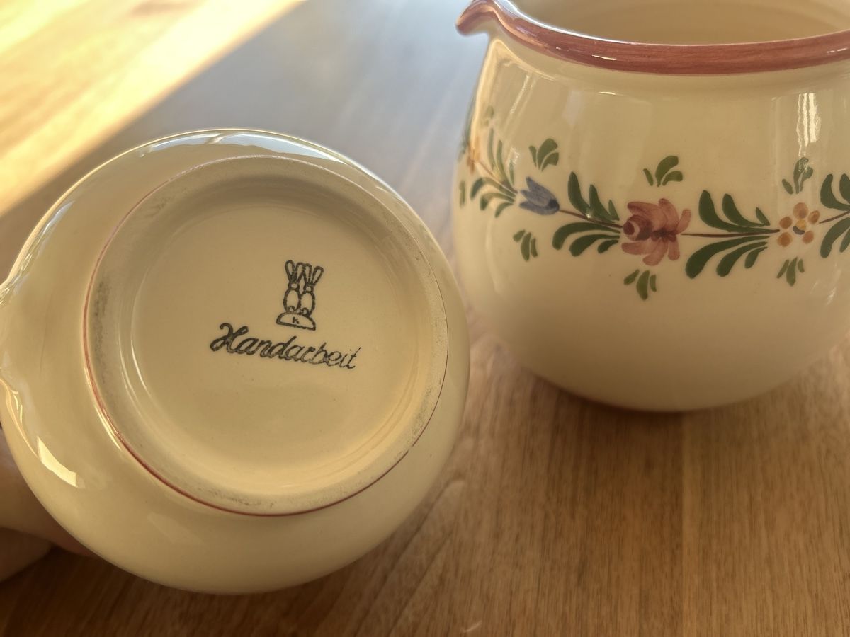Teiere: Schönes Milch- oder Teeset, Keramik mit Blumenmuster – Usato da Appenzell venduto da ErMaBaGm 2