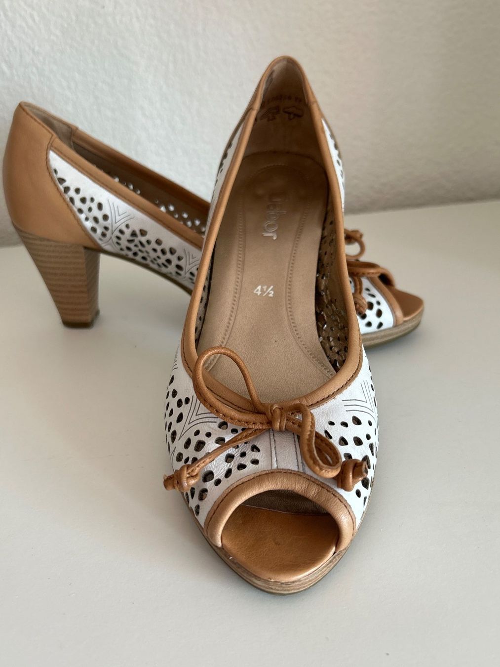 Gabor Scarpe da donna: Gabor Pumps weiss/braun echtes Leder Grösse 4 1/2 – Usato da Brunnen venduto da Nala2929 4