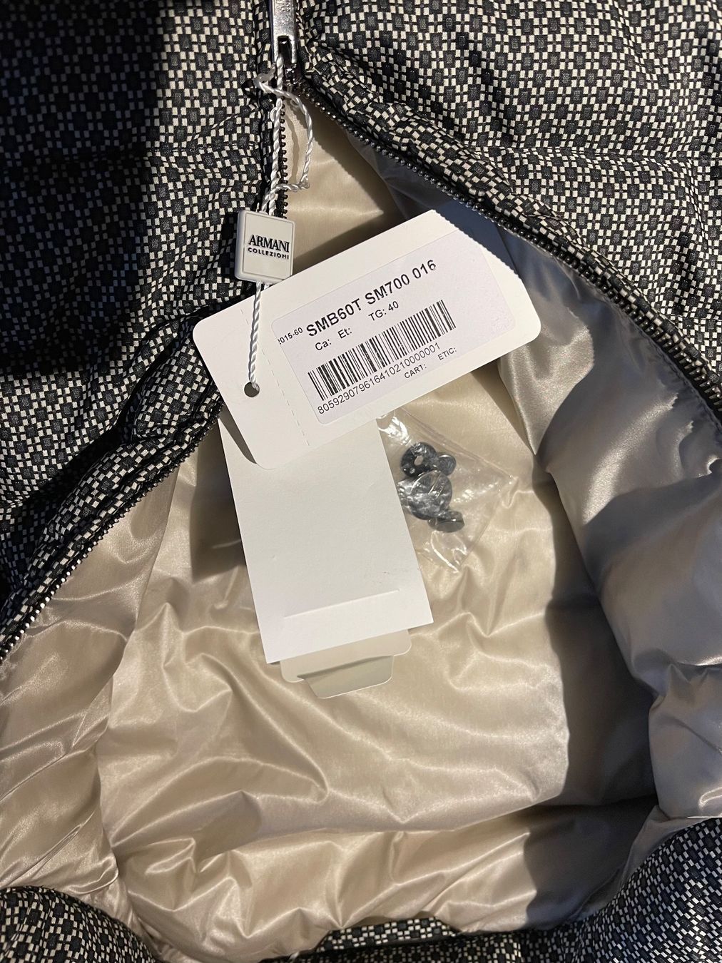 Armani Giacche: Armani new jacket 40 800€! – Nuovo (secondo la descrizione) da Barna venduto da orbuyorcry 4