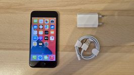 iPhone 8 64GB Space Gray 3023 mit neuen Akku