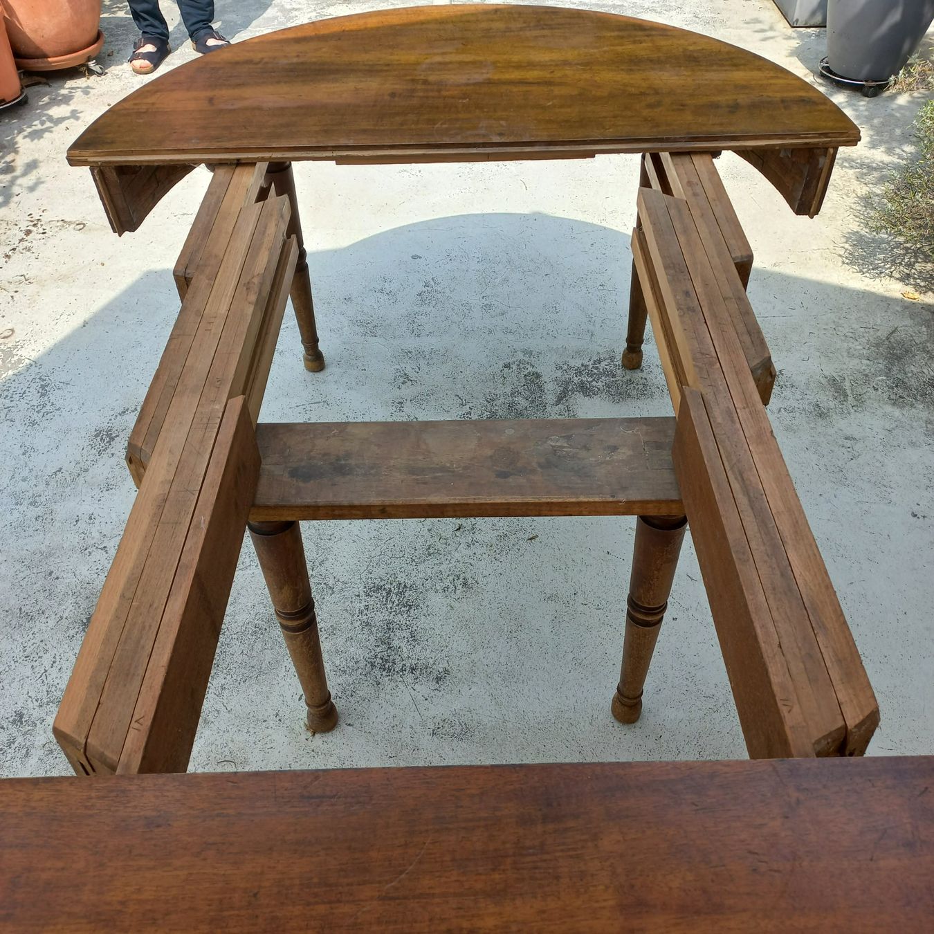 Tavoli: Tisch rund Holz – Usato da St. Gallen venduto da indonesia 2