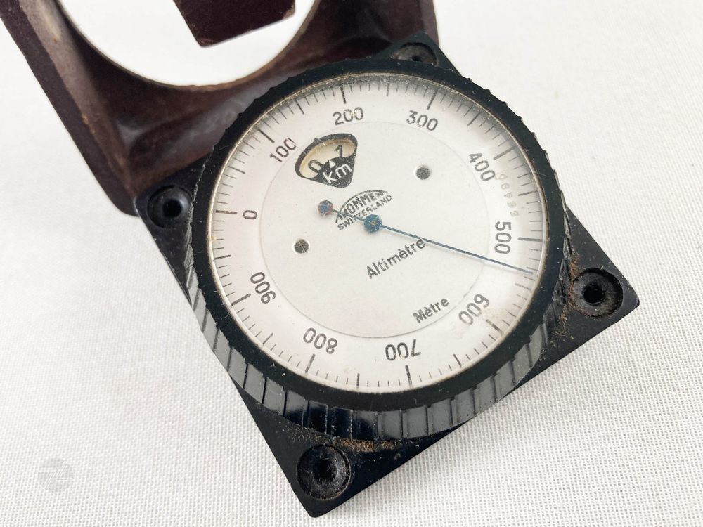 Thommen 5000 m Höhenmesser Altimeter im Lederetui Swiss Made (Usato) a ...