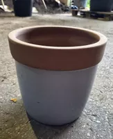 Grosser Pflanzentopf aus Ton in Blau