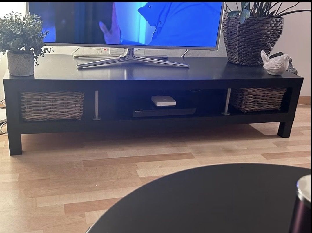 Ikea Mobili TV: TV Möbel – Usato da Baar venduto da kar_f82w