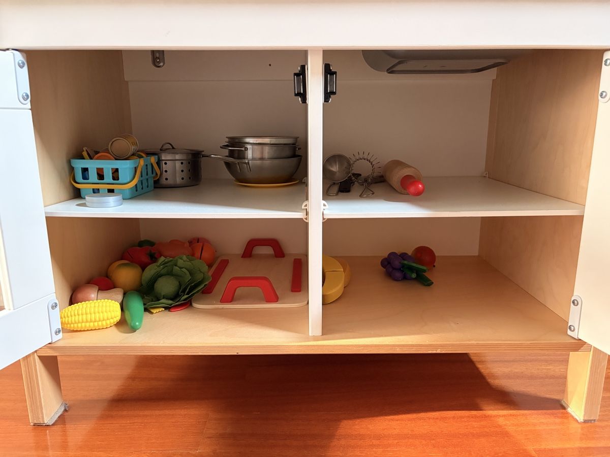 Ikea Giocattoli: Kinderküche mit Zubehör  – Usato da Windisch venduto da Slamit 2