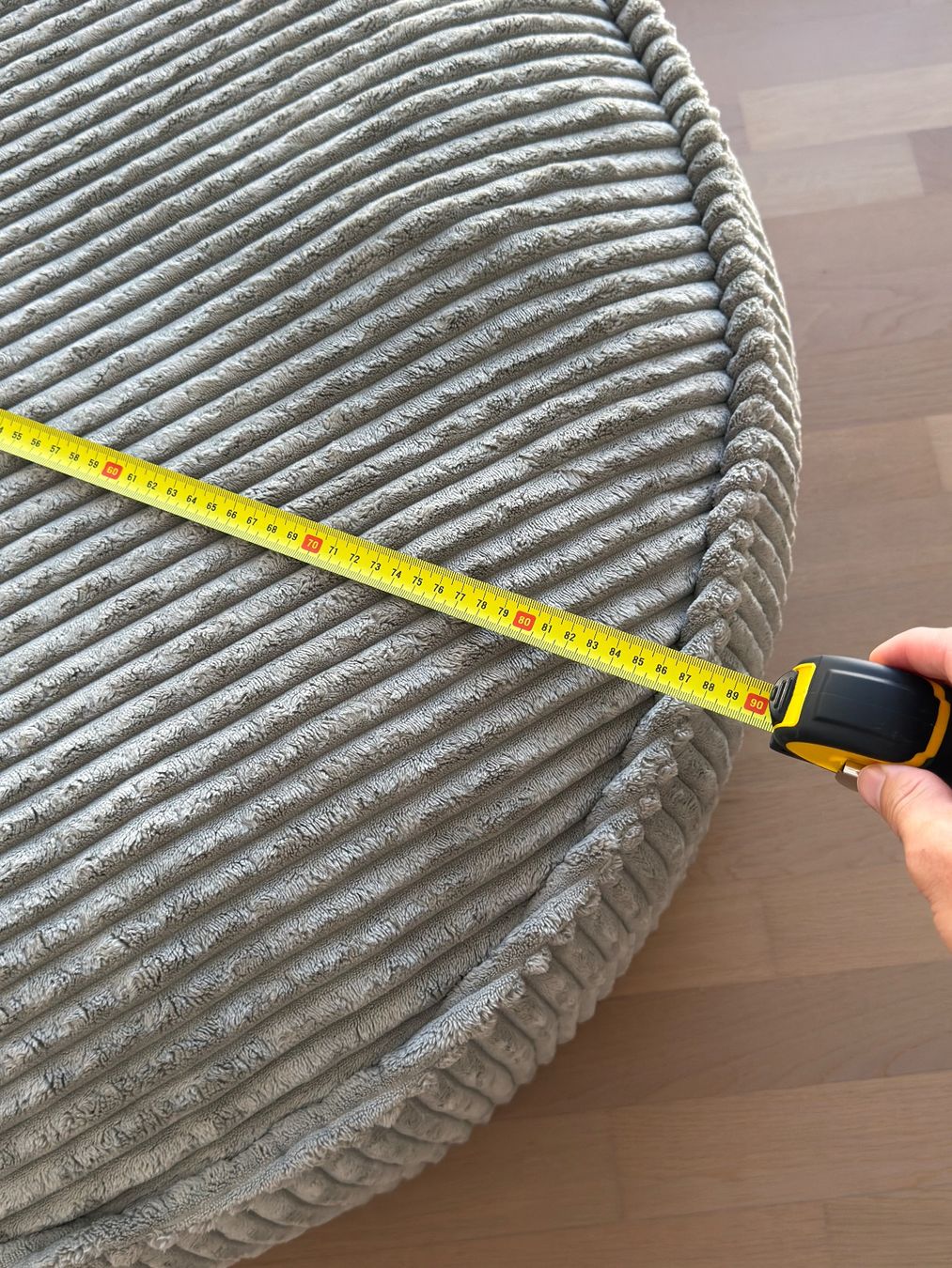 Poltrone: Sitzsack / Hocker /  Pouff aus Cord Grau von ICON – Usato da Bern venduto da clumsyAvocado 2