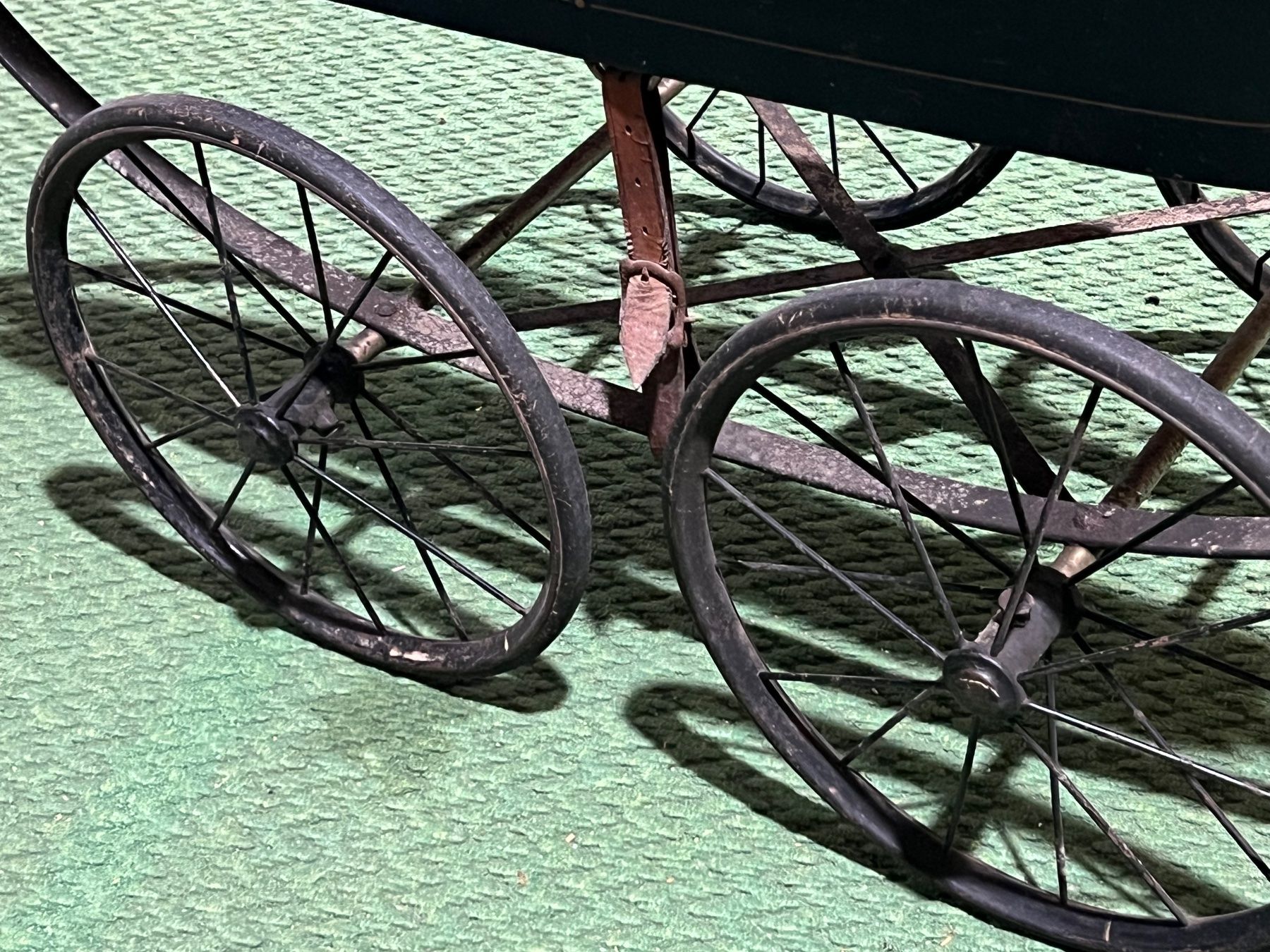 Poussette: Antiker Kinderwagen (Naether) – D'occasion à Büren an der Aare par tpe_h9vq 4