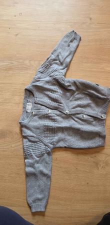 Graue Strickjacke für den Übergang, Grösse 86, Top Zustand