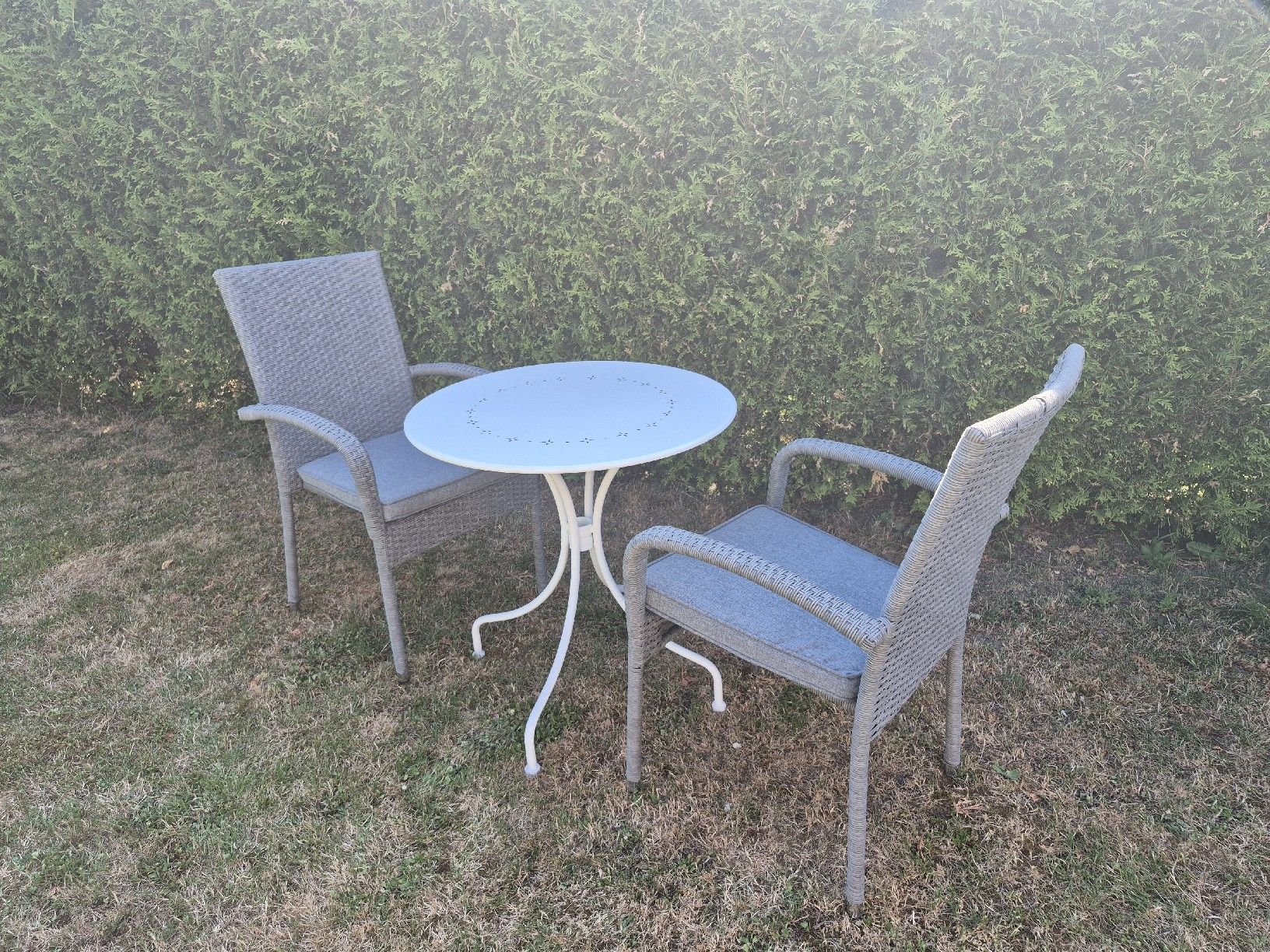 Set di tavolo e panche: Gartentisch – Usato da Winterthur venduto da Lumi11