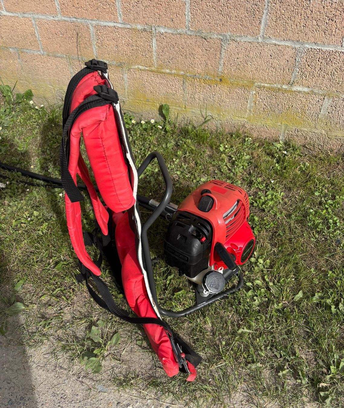 Jonsered Tagliaerba: Rasentrimmer Jonsered BP 2053 – Usato da Grono venduto da laz_nx8q 4
