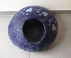 Katzen Filzhöhle 45 cm Marine Blau mit Pfoten aus Schafwolle