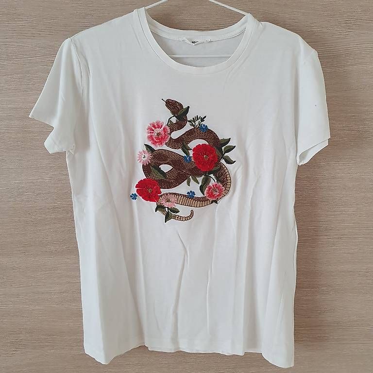 T-Shirts: Schönes leichtes T-Shirt Gr. M – Gebraucht aus Erschwil von andora00