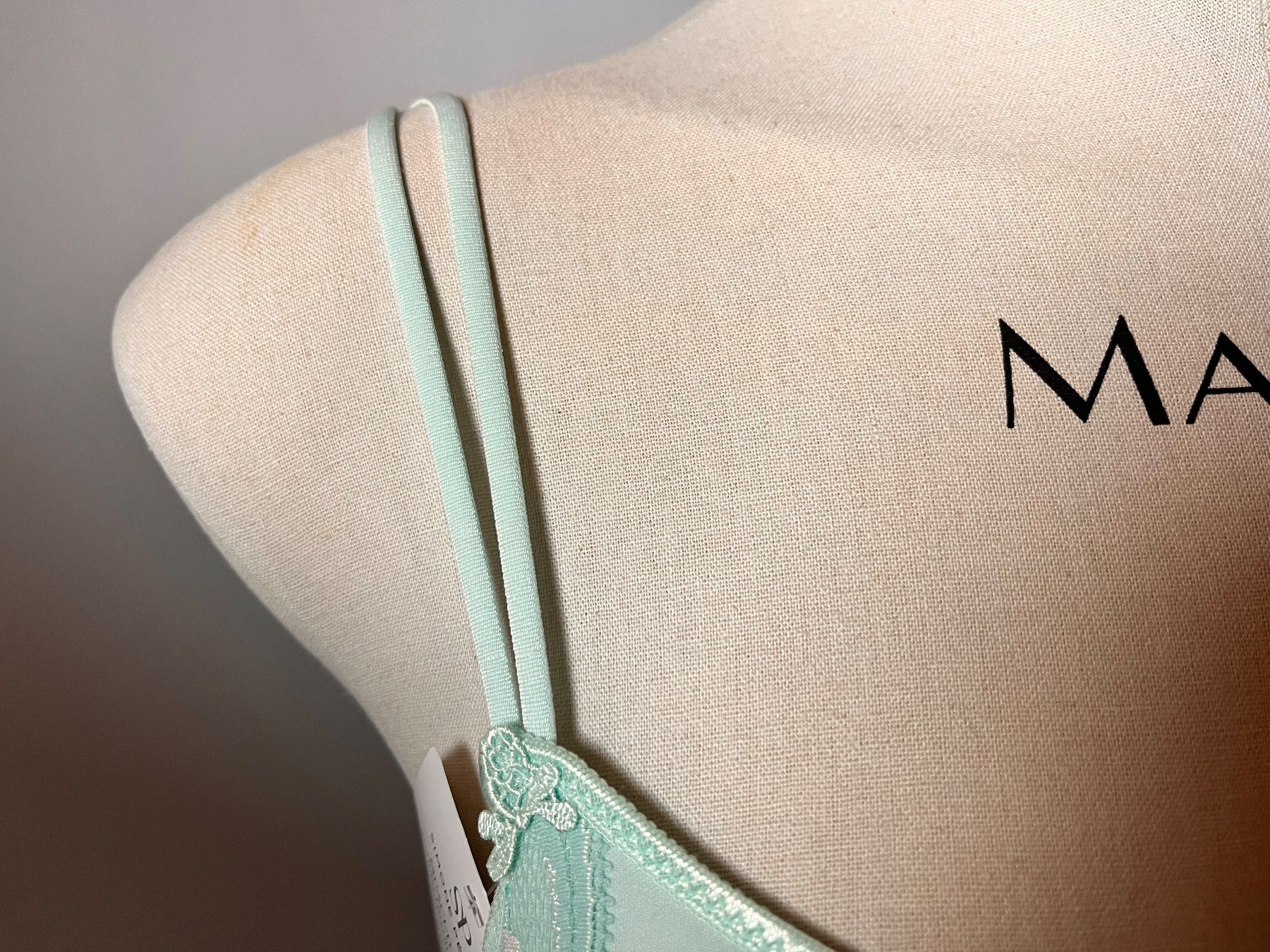 Autres dessous: Schalen-BH, SIMONE PERELE, Grösse 65 E – Neuf avec emballage d'origine à Rudolfstetten par gst_g7xl 2