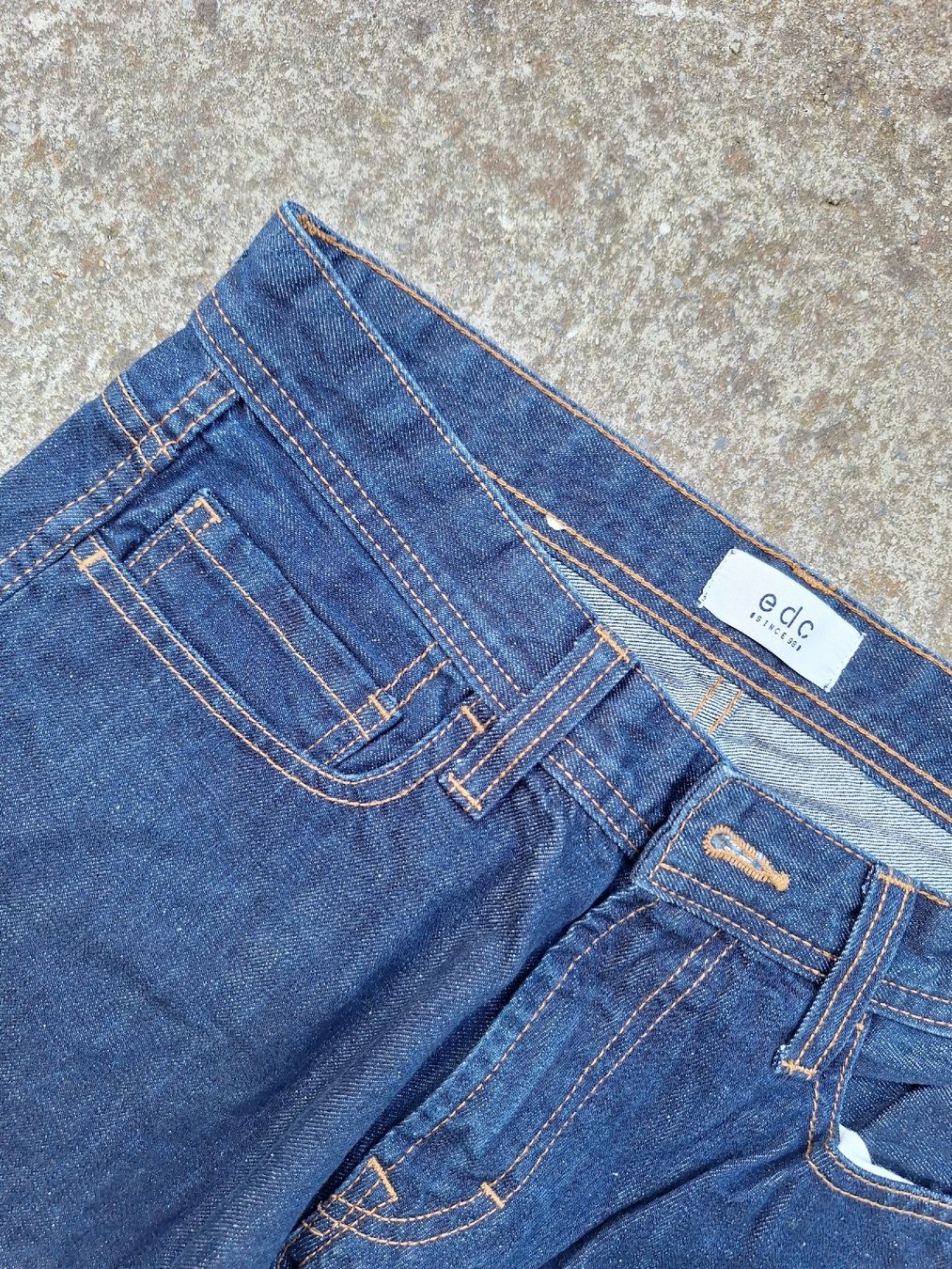 Esprit Jeans: Männer shorts straight fit Edc grosse 29 – Nuovo (secondo la descrizione) da Kandersteg venduto da Zwiepi 1