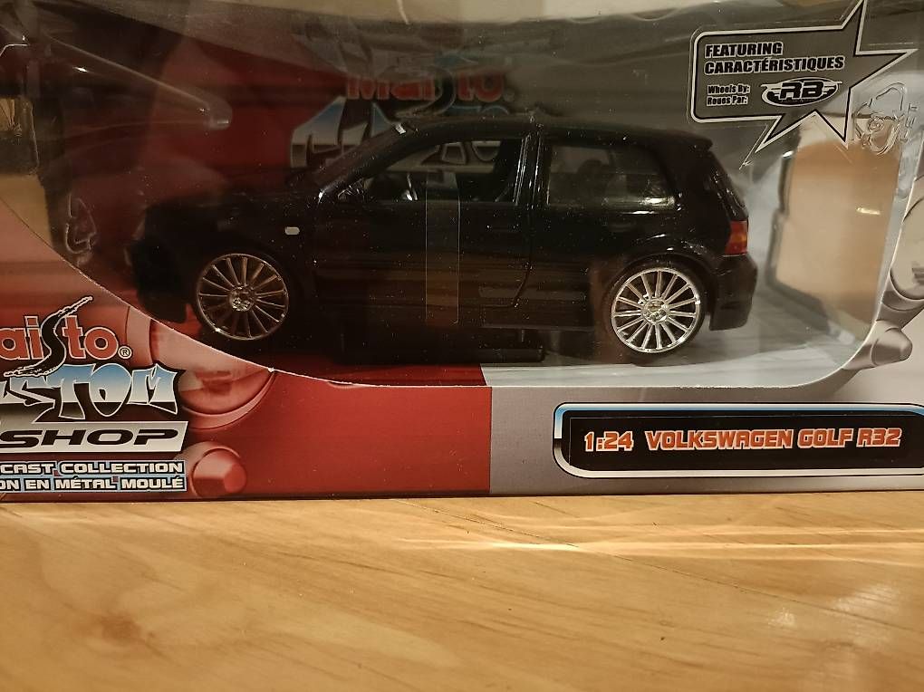 Modellini d'auto: Golf R32 Modell  – Nuovo e nell'imballaggio originale da Beringen venduto da frenchfrog 3