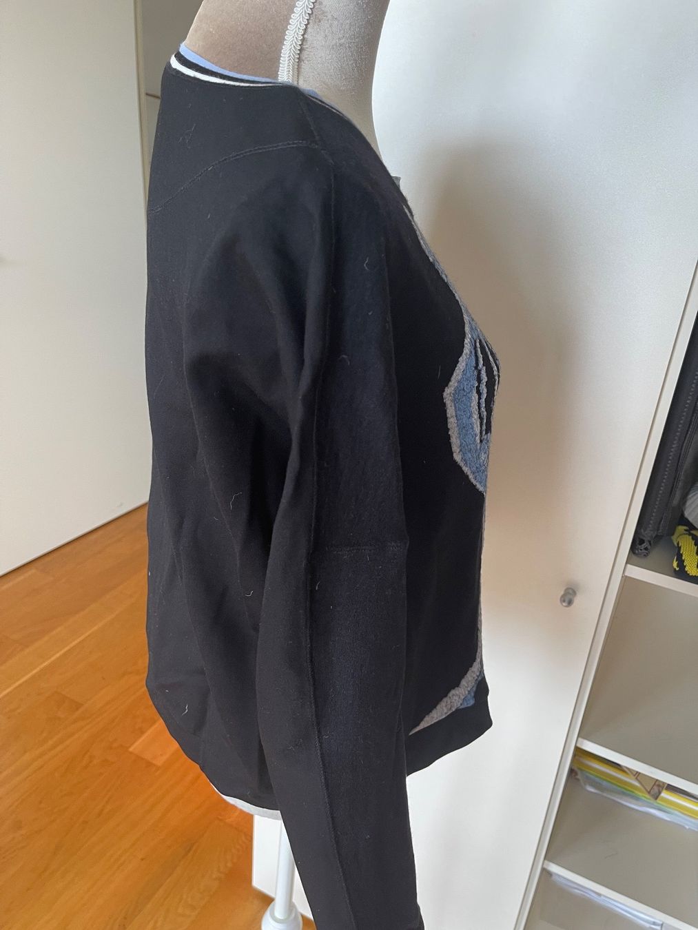 Marc Cain Maglioni & Felpe: Marc Cain Pullover Gr. 36 mit Tigerkopf – Usato da Kreuzlingen venduto da shopaholicatheart_3 4
