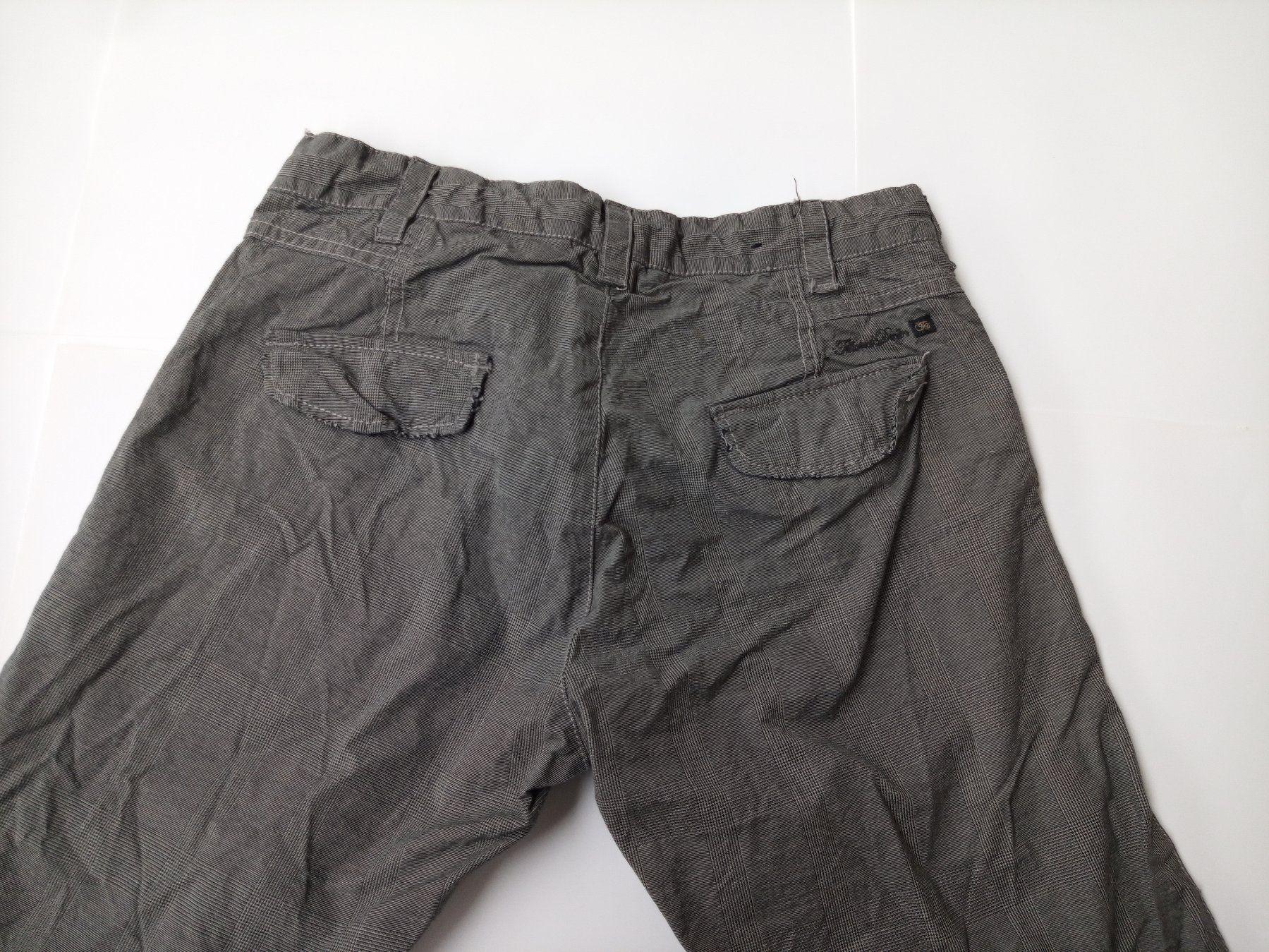 Pantalons: Hosen – Neuf (Voir description) à Wängi par Ladys_First 2