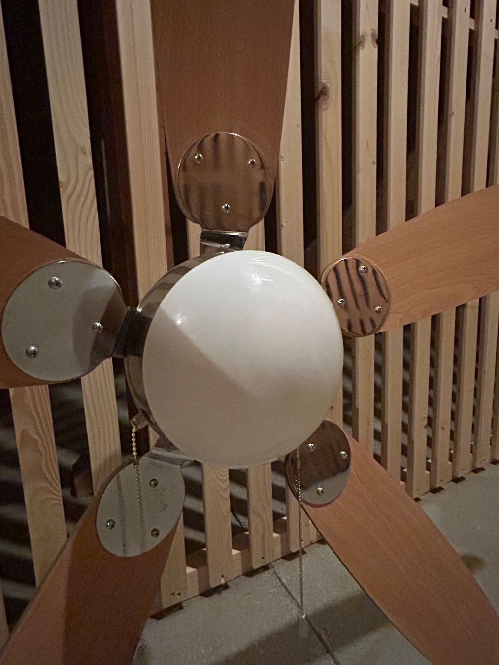 Lustres & lampes de plafonds: Decken ventilator mit Holz – D'occasion à Oftringen par Snupi05 3