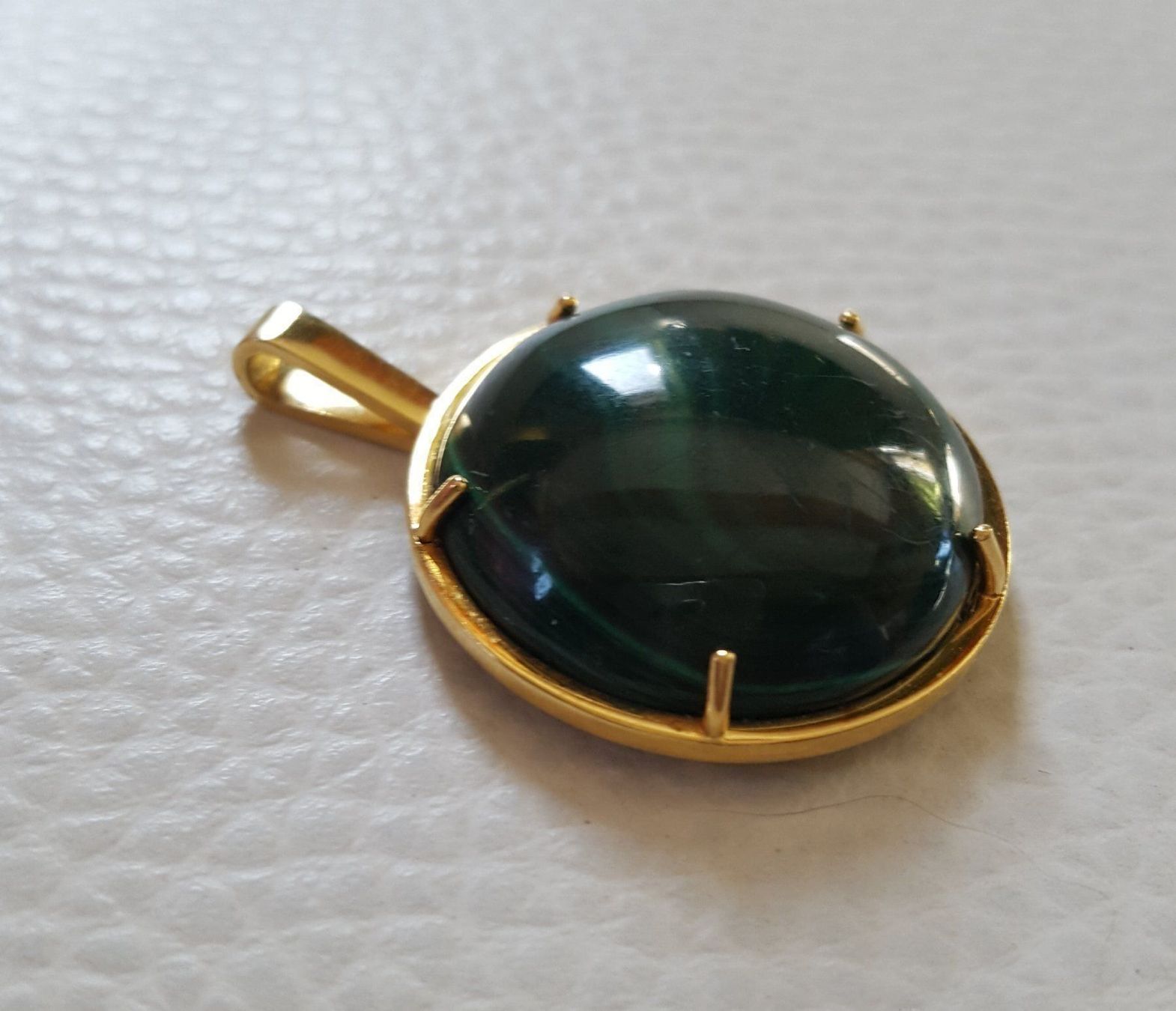 Ciondoli: Massiv 750 Gold Anhänger Mit Malachit – Usato da Wald ZH venduto da Dasilver