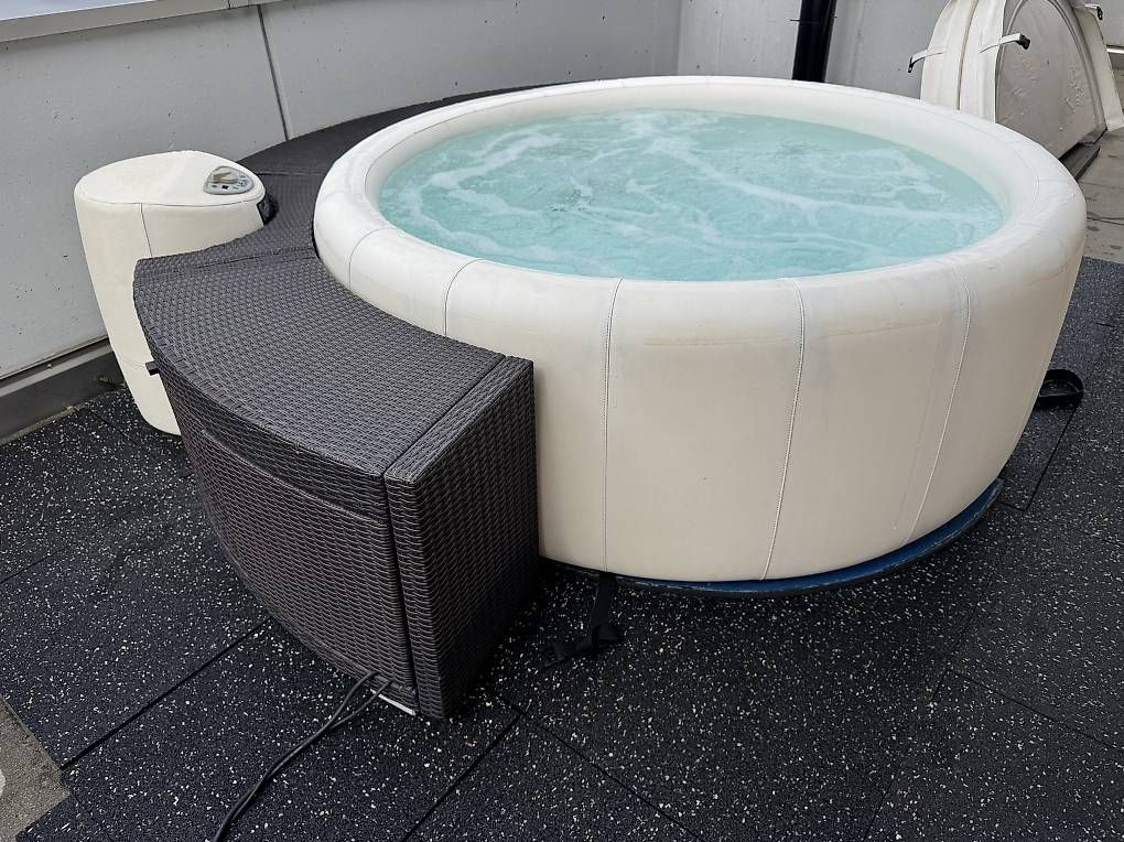 Whirlpool: Softup Poseidon White Whirlpool – Usato da Neuendorf venduto da Focus4 1