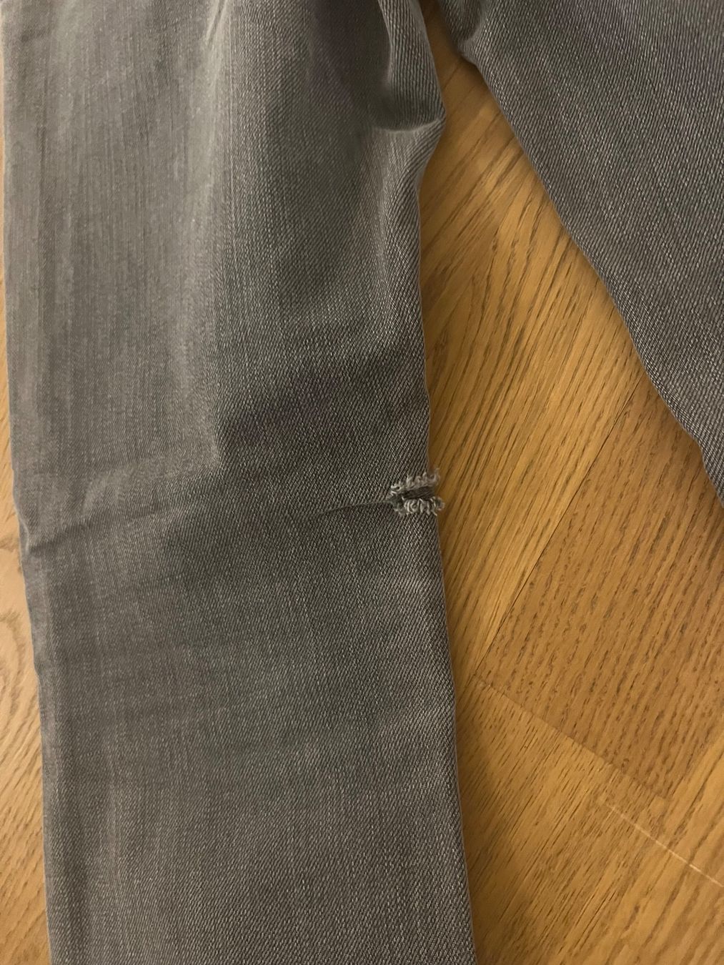 Acne Studios Jeans: Acne Jeans Gr. 26/32 Grau Klassiker – Gebraucht aus Ebmatingen von dartim 5