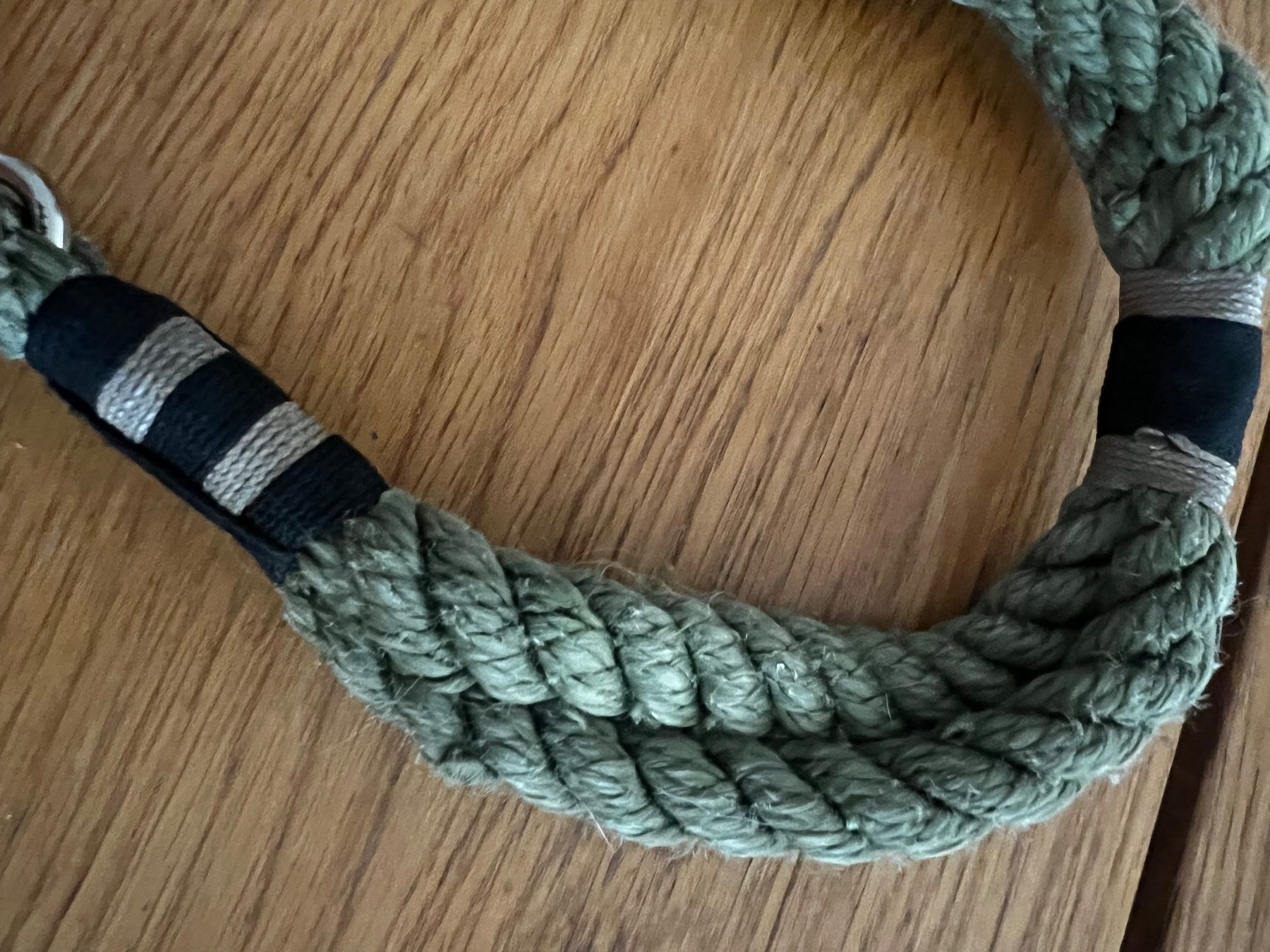 Guinzagli & Collari: Hundehalsband von "Styleash" olive 46cm – Usato da Lufingen venduto da bombolulu 2