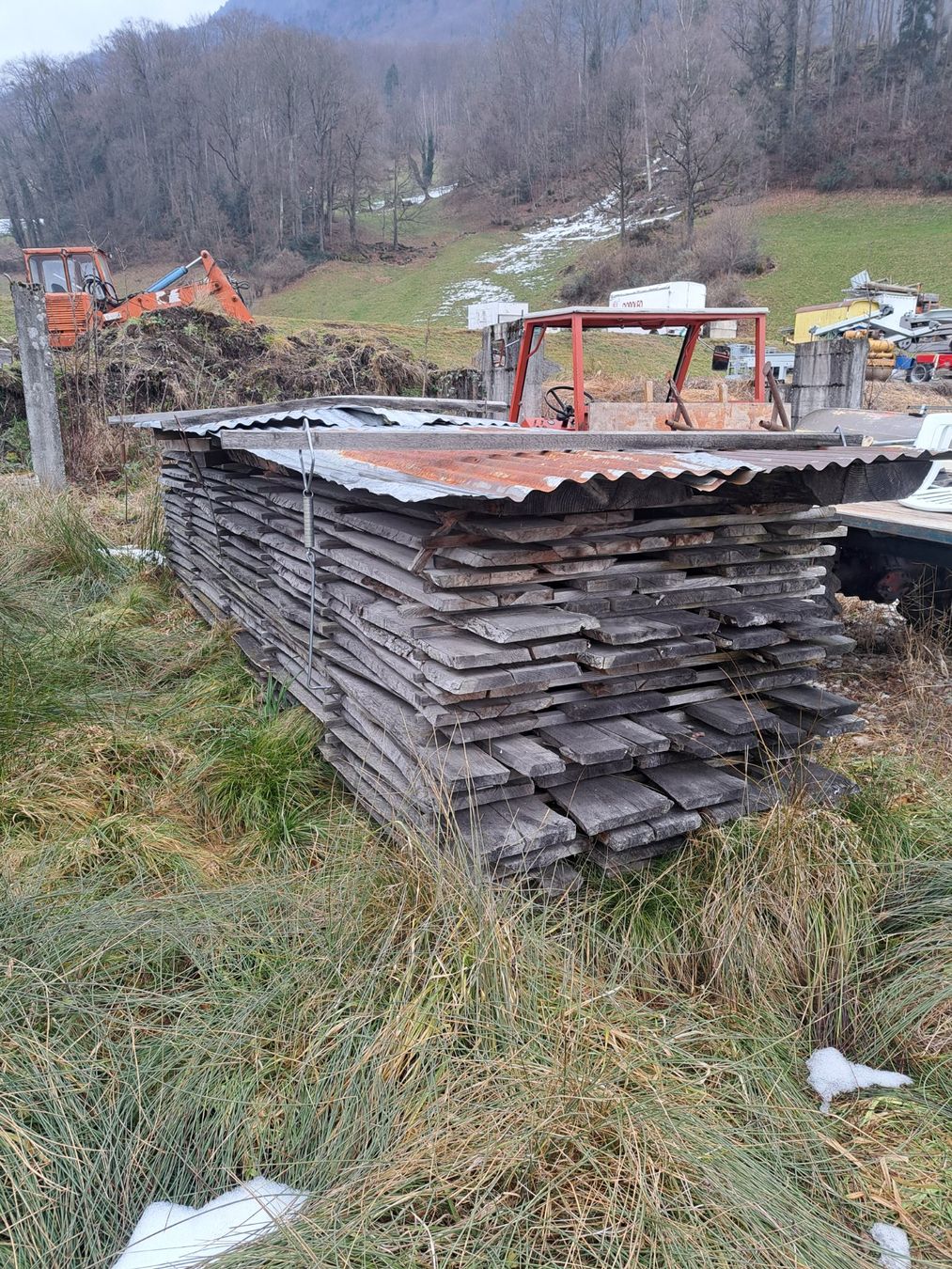 Articoli in legno: Eschenholzbretter – Usato da Schänis venduto da PAMARI