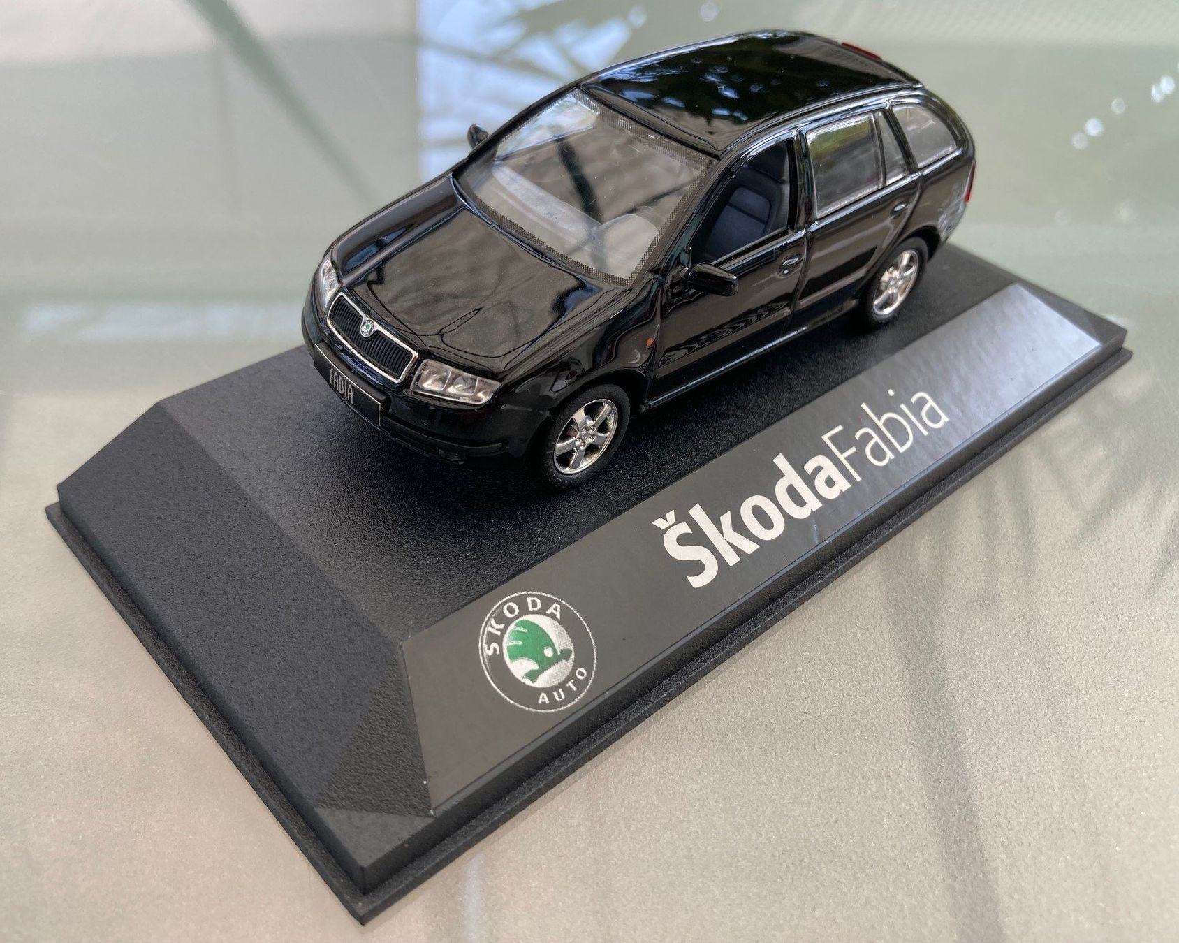 Skoda Voitures modèles: Skoda Fabia – Neuf avec emballage d'origine à Wolfhausen par signat 6