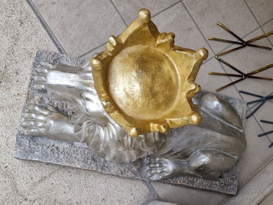 Skulpturen & Statuen: Löwe Silber mit Krone Gold Gross – Neu und originalverpackt aus Schaffhausen von AtelierPudesco 9