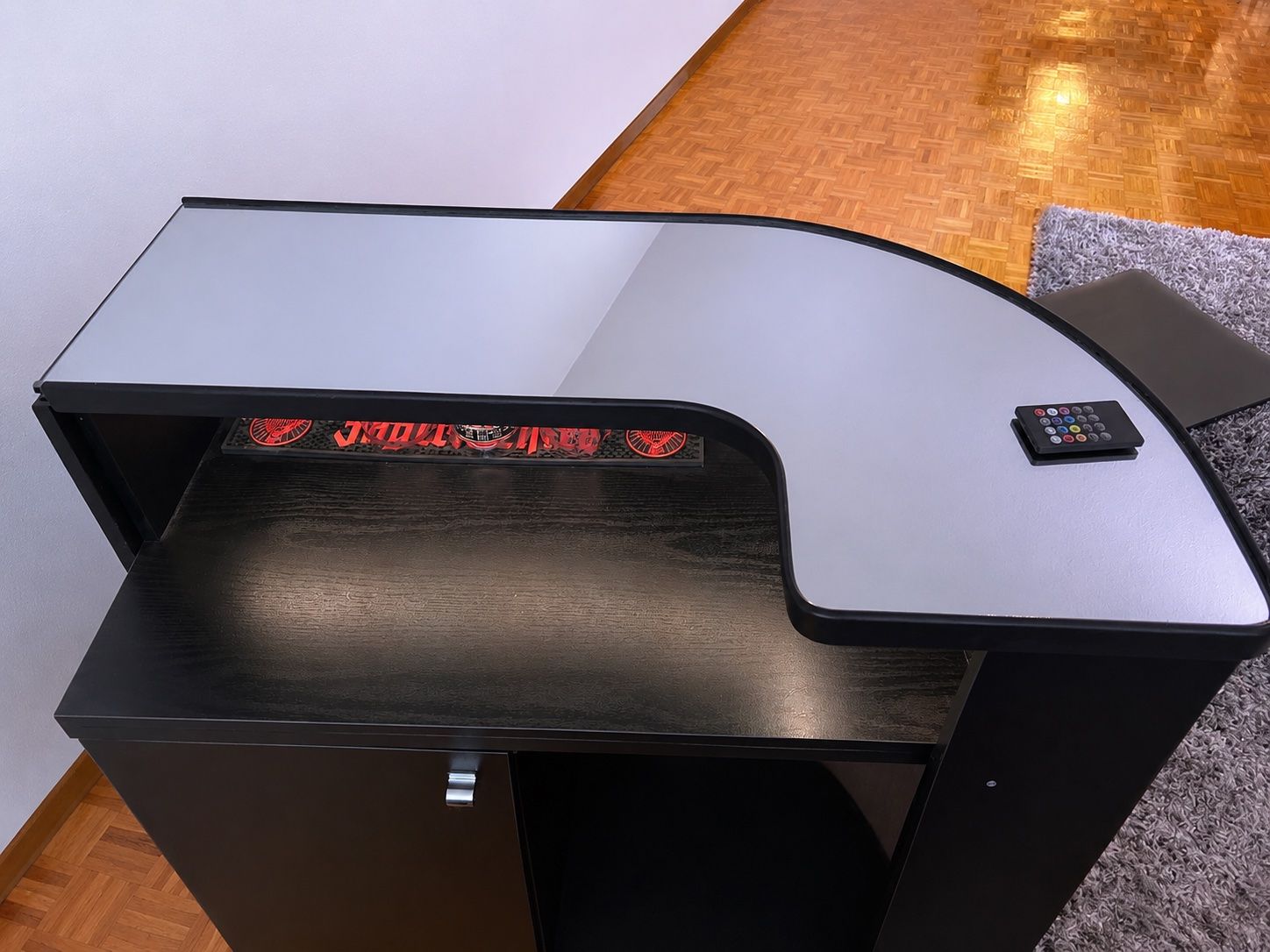 Allestimento di negozi e stand fieristici: Vintage Bar – Usato da Diessenhofen venduto da inakressebuch 1